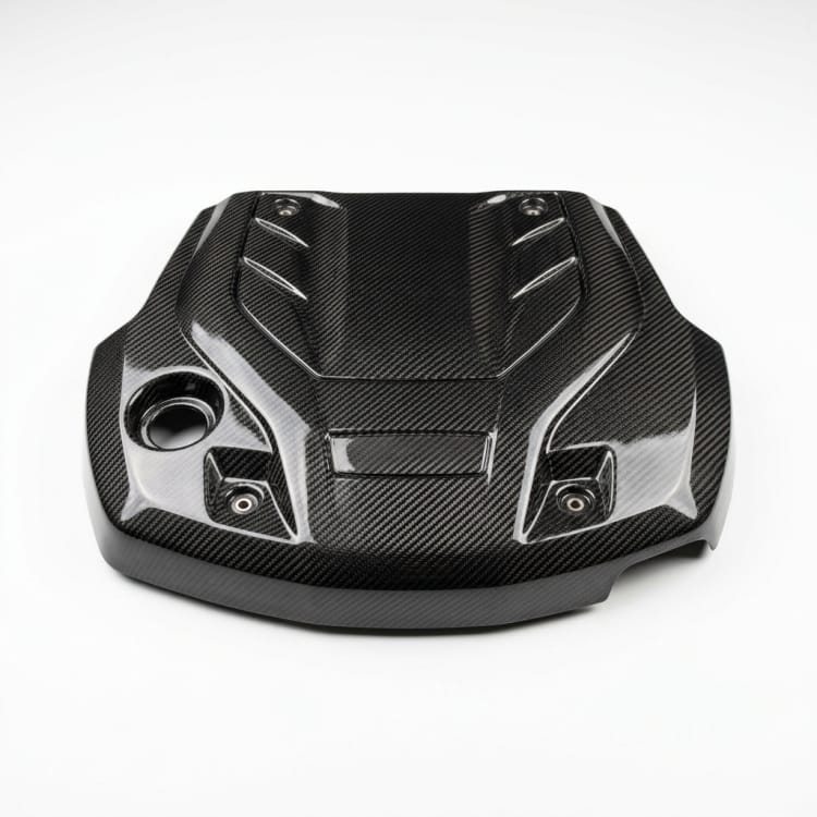 Fabricación a medida: Cubierta de motor de fibra de carbono